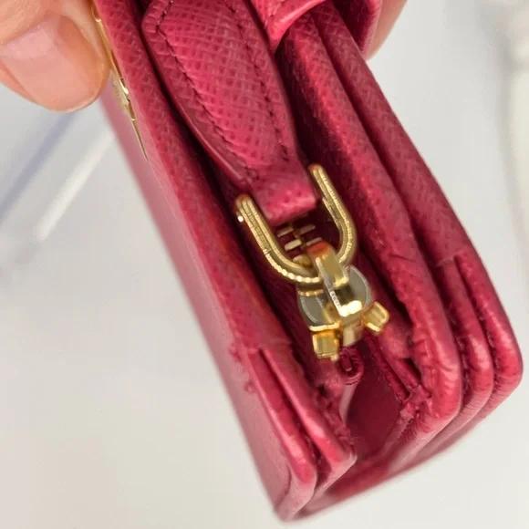 Prada Vibrant Pink Saffiano Leather Bifold Wallet Great Condotion w/Dust Bag - Picture 8 of 13